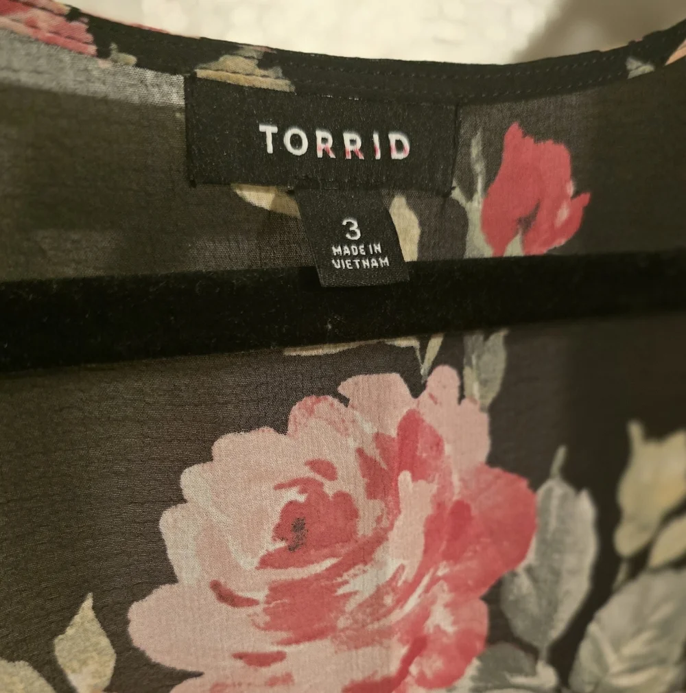 torrid Black Sheer Floral Kimono with Pink Roses - Picture 8 of 11